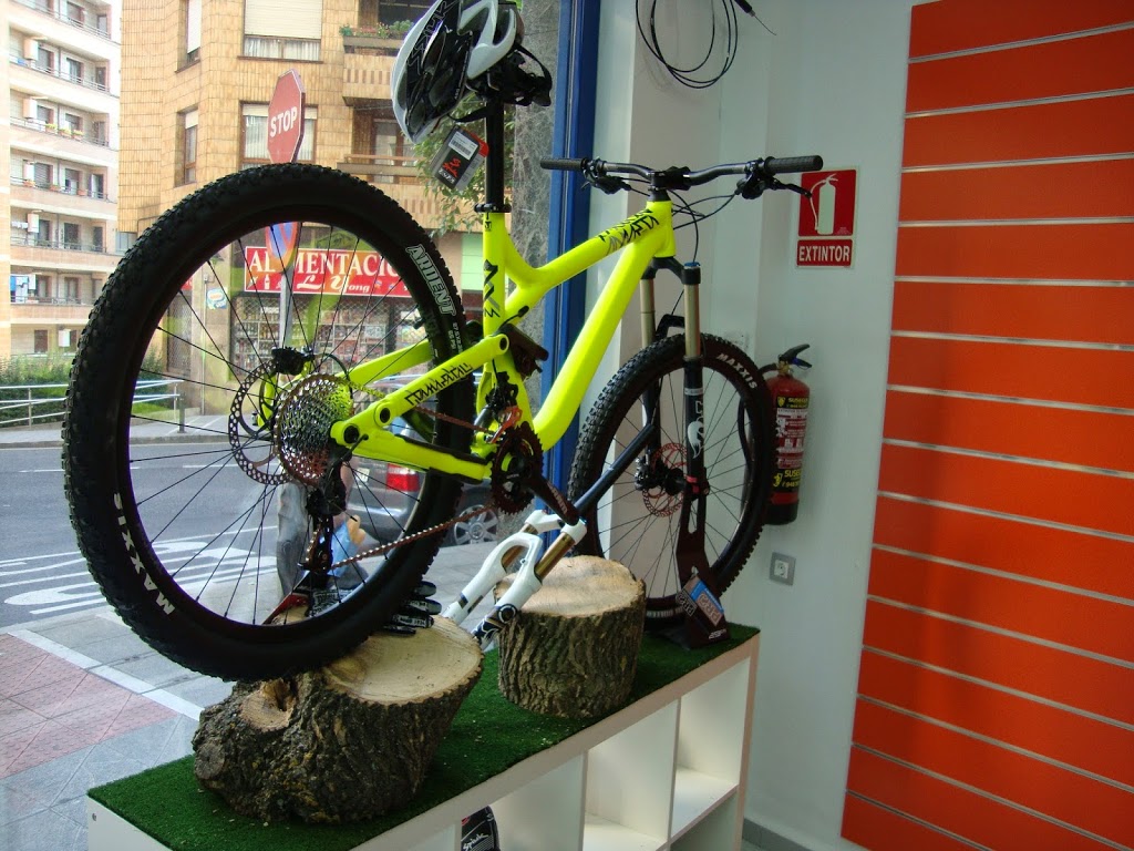 ¡Ya inaugurada la tienda BMK Basauri Service Point!