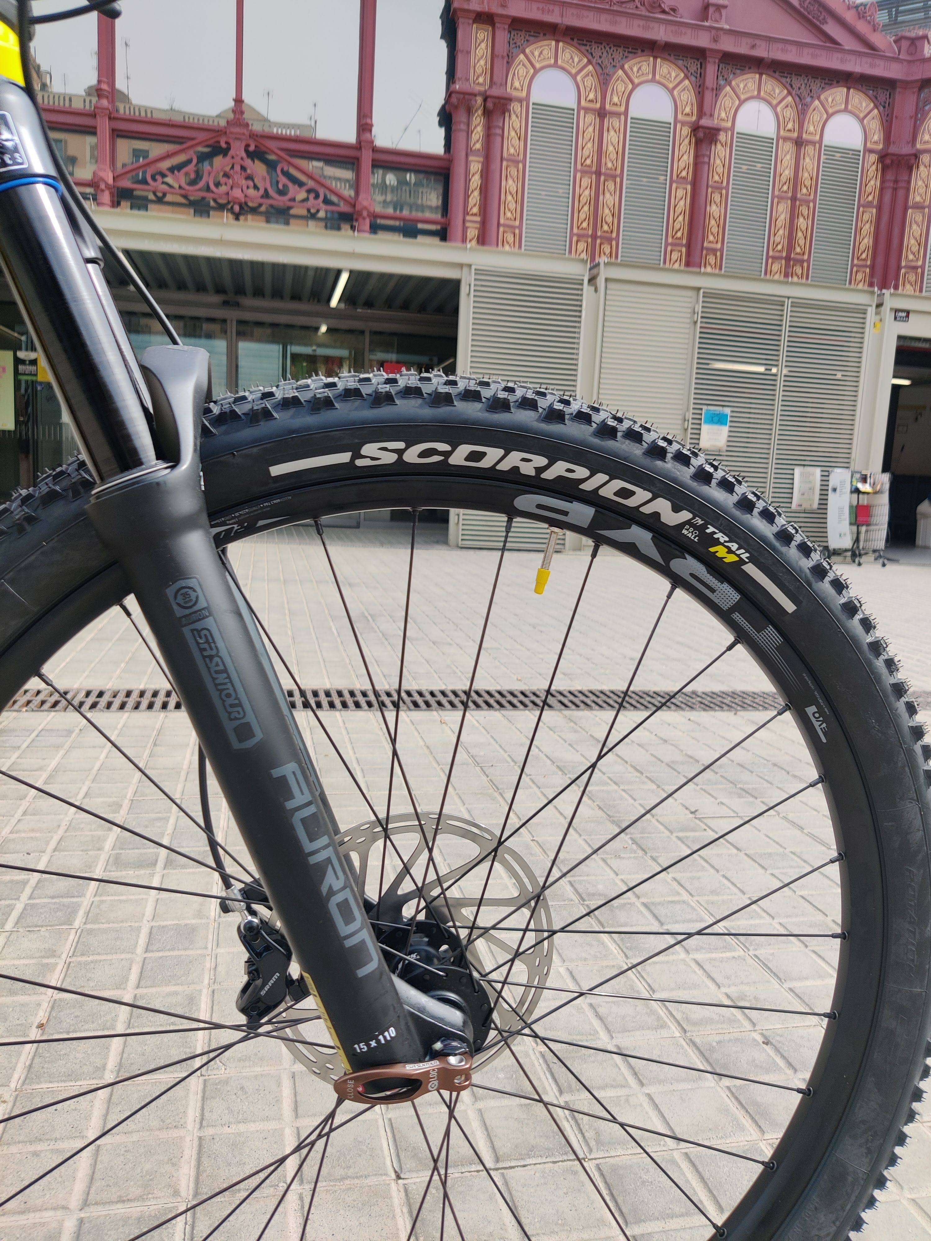 Horquilla SR Suntour Auron 35