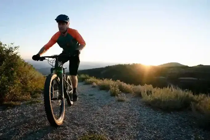 Explora rutas de montaña en España